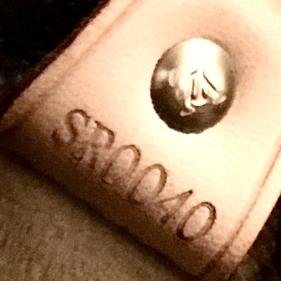 Louis Vuitton Monogram Luca Tote - Picture 12 of 13